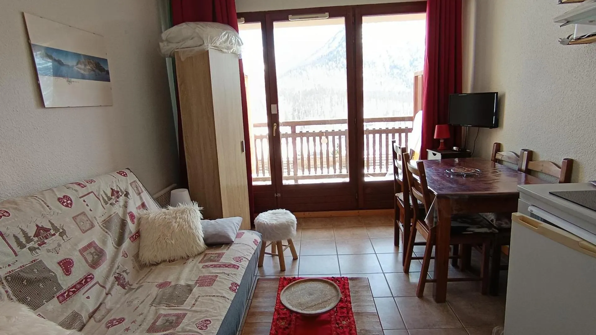 Studio 4 Pers Sud Avec Balcon, Parking Et Animaux Acceptes - Fr-1-445-206 Montgenevre France